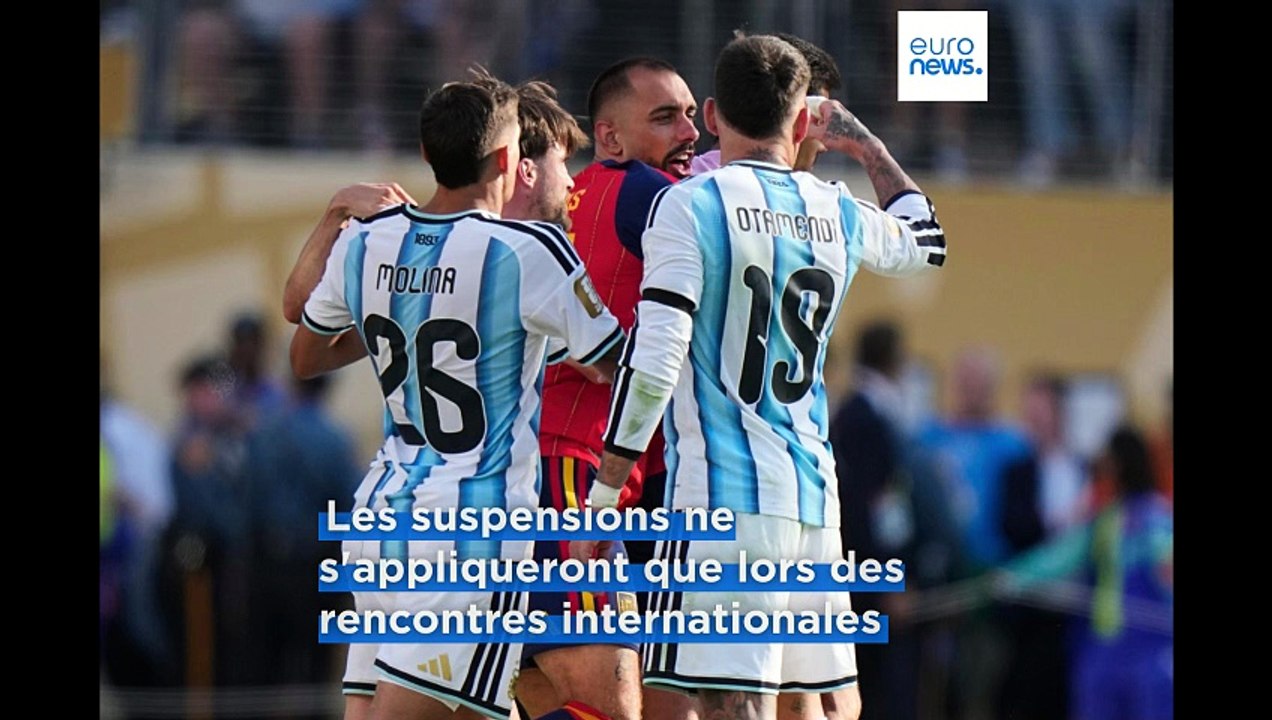 La Fifa inflige à Leandro Paredes dix matches d...