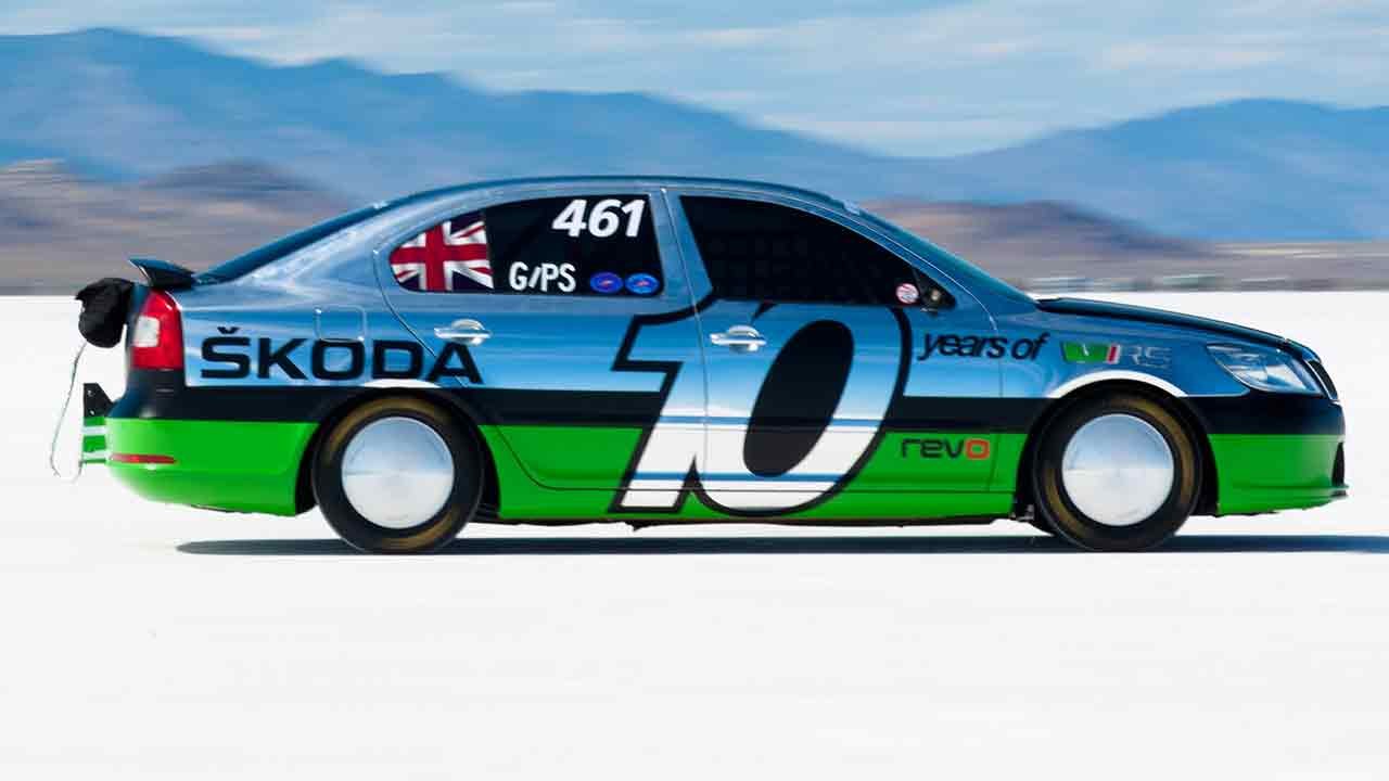 Octavia vRS de 365 km/h completa 15 anos como o Škoda mais rápido da história