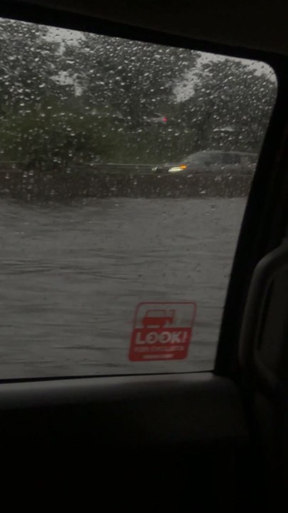 Heavy rain nails NYC triggering devastating flo...