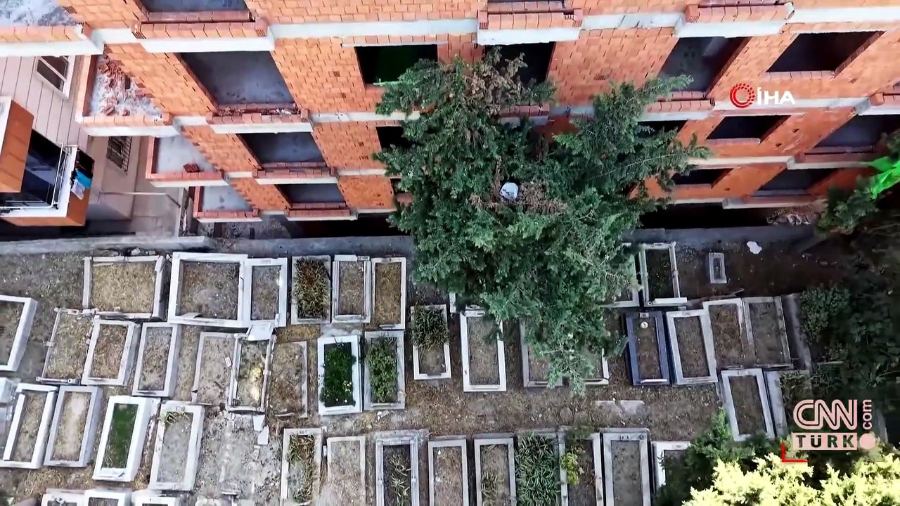 İstanbul'da mezarlık manzaralı daire