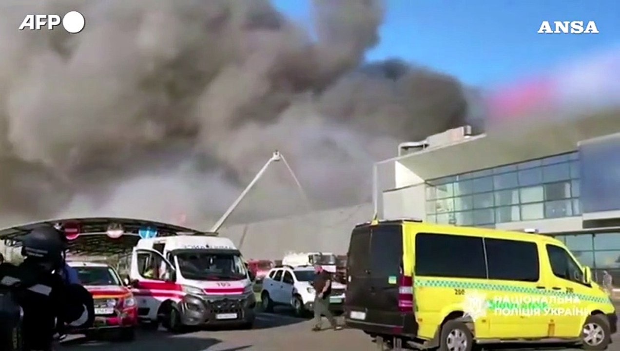 Attacco russo a centro commerciale a Kryvyi Rih...