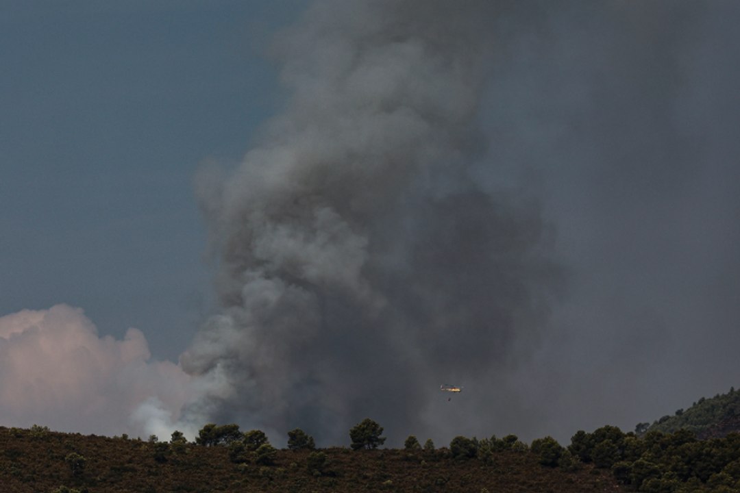 El incendio de Segorbe obliga a evacuar a unas...