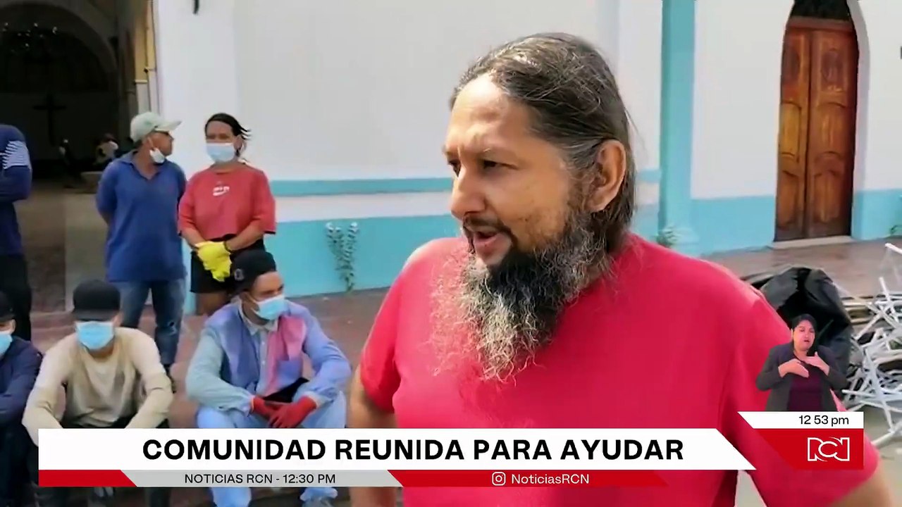 Comunidad se unió para despejar una iglesia en...