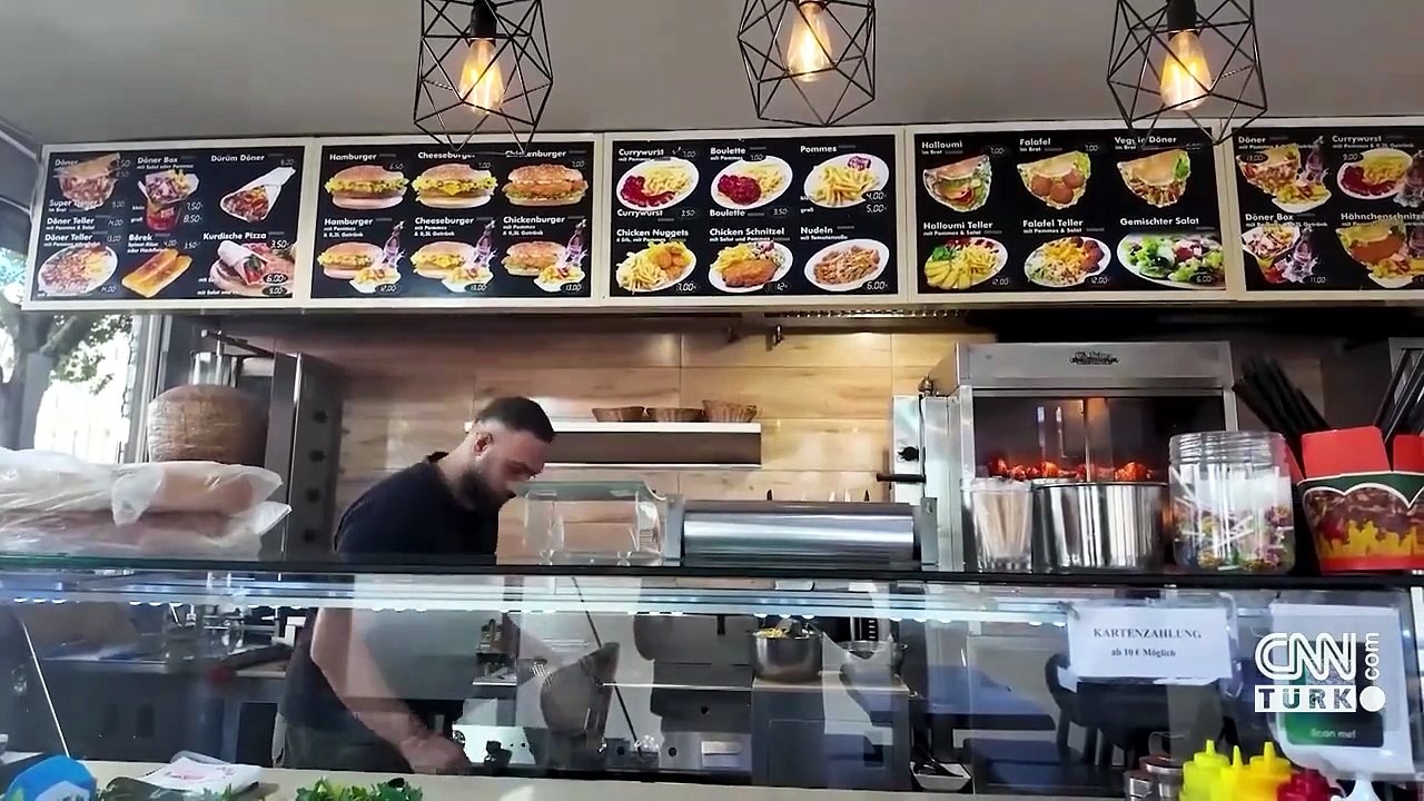 Almanya'da 'dönerle' asker topluyorlar