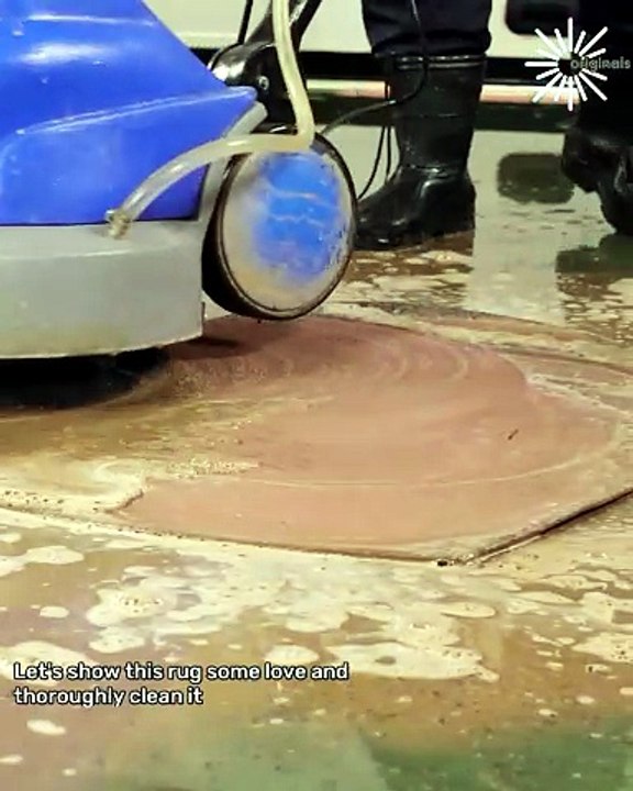 Cleaning A Heart-Shaped Rug!  💧💖