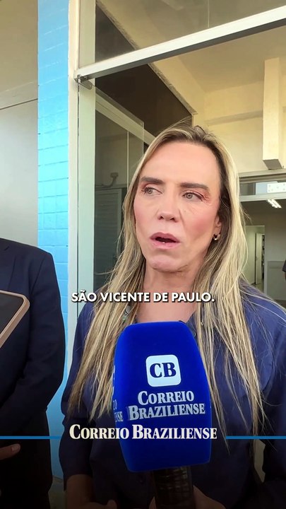 Celina visita áreas revitalizadas de Hospitais...