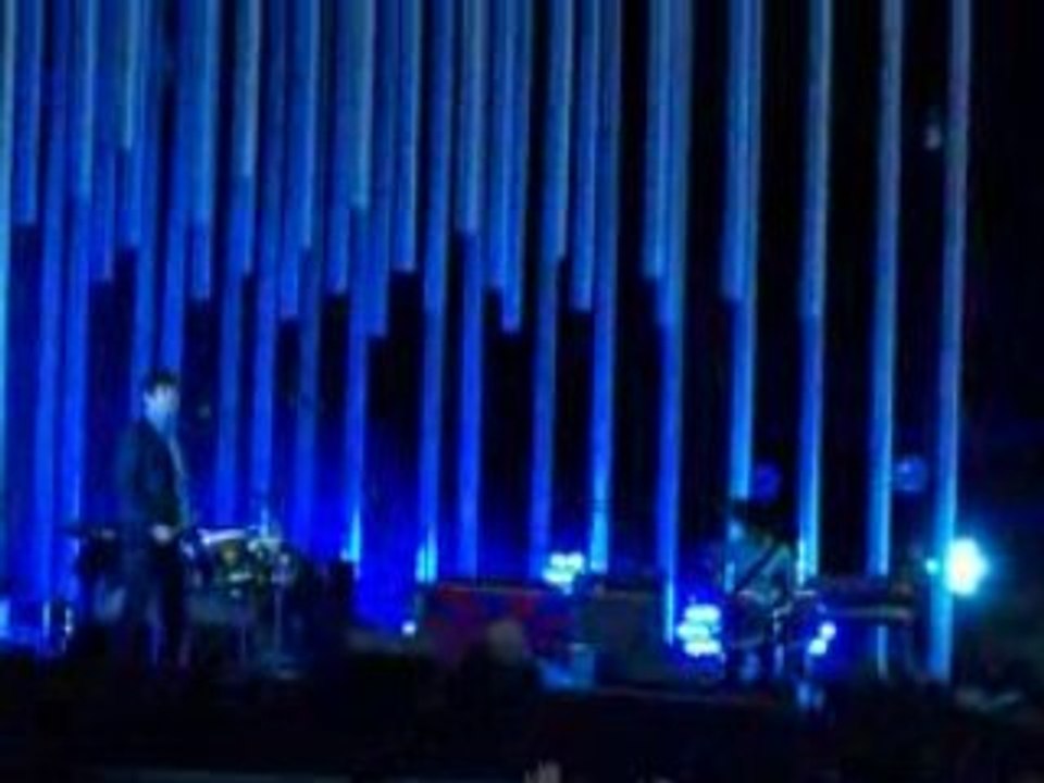 Radiohead - There There (Arras Main Square Festival)