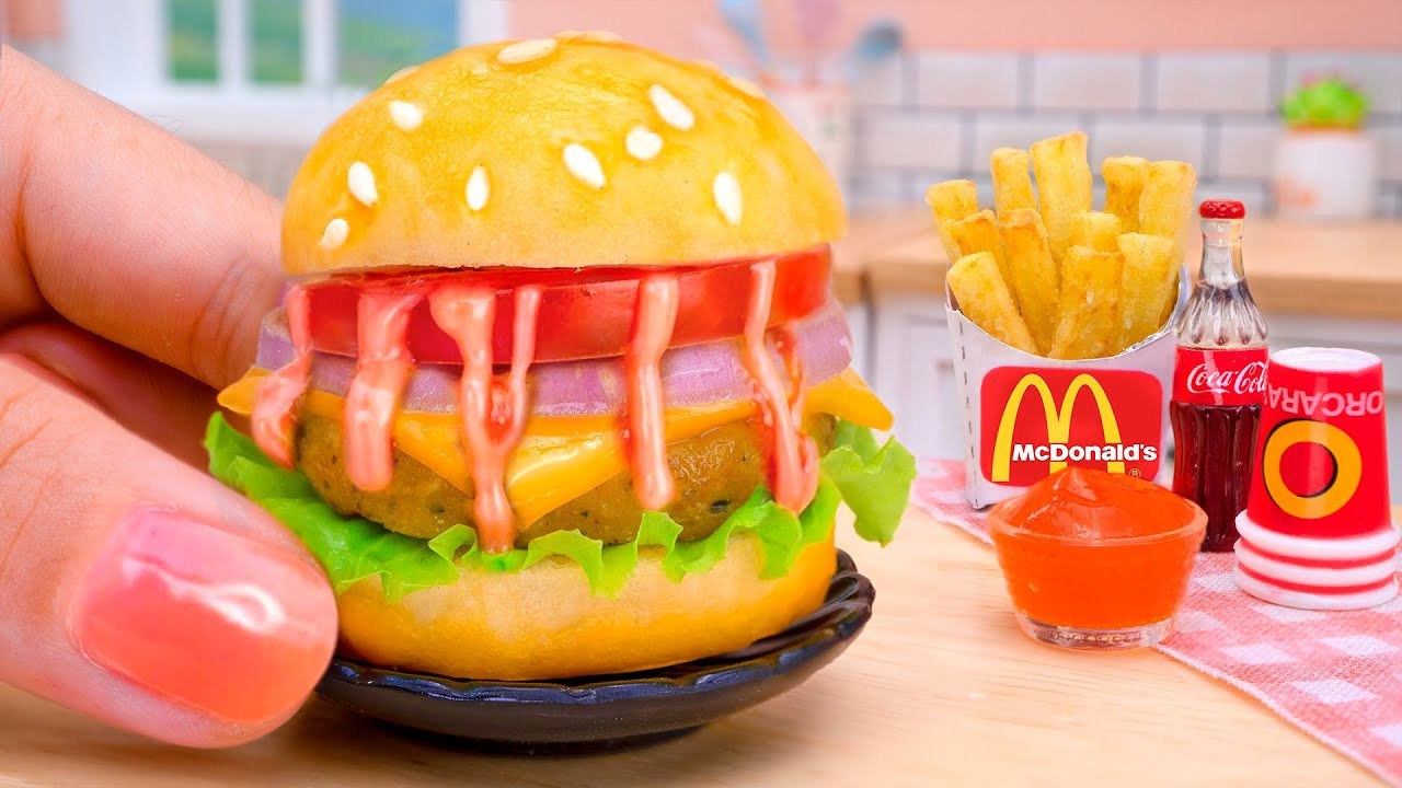 DIY 🍔 Yummy Miniature McDonald's Chicken Burger | Tasty Miniature Cooking Food In Mini Yummy Kitchen