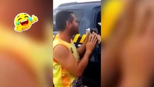 Cantando no microfone da polícia federal 🤣🤣