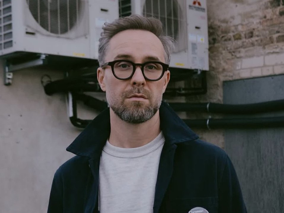 Ergraute Haarpracht: Mark Forster zeigt sich ohne Käppi