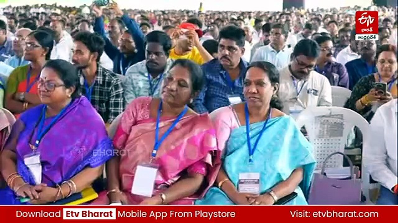 సీఎం ముందు స్పీచ్​ అదరగొట్టిన విద్యార్థులు - చం...