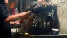 sabadão cedo lavando louça e fogão.