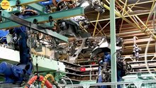 50. Một người đàn ông 55 tuổi mất việc sau 30 năm cống hiến