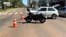 Motociclista de 24 anos fica ferido após colisão com carro no Centro de Cascavel