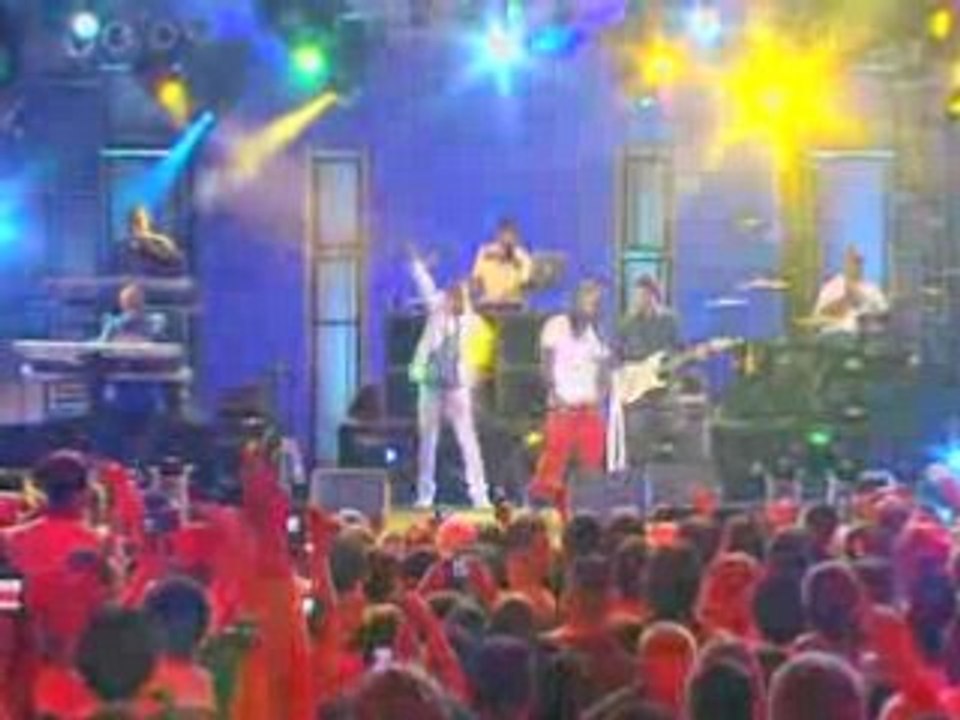 Lil Wayne - Shoot Me Down (Live Performance)