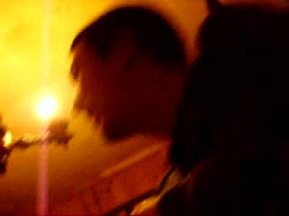 Steve boit de la pisse