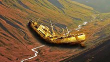 ¡Hallan un barco antiguo en el desierto lleno de monedas de oro!