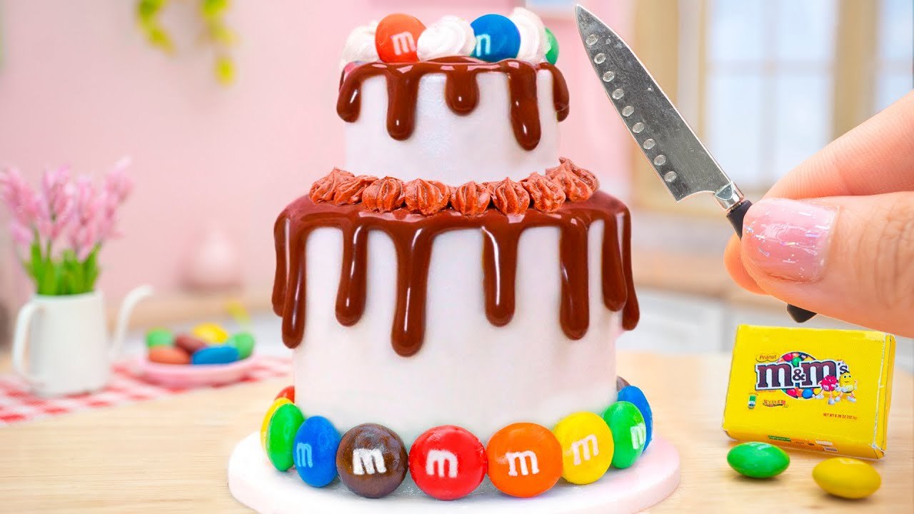🍫 SWEET Miniature M&M Candy Chocolate Cake Dec...