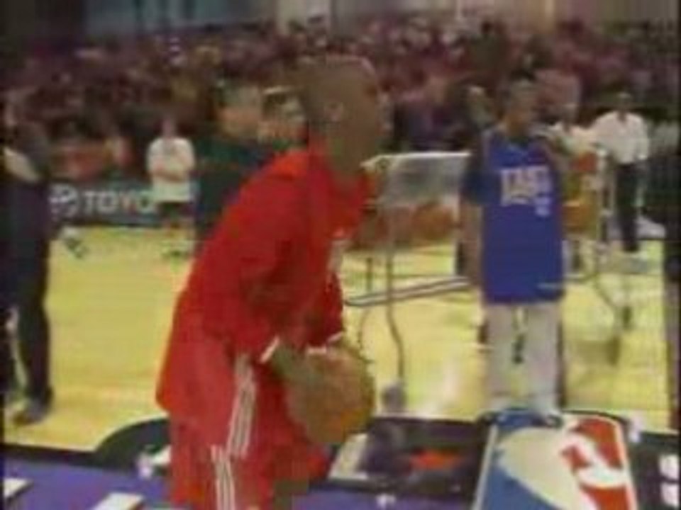 Chris Paul sets a Guinness World Record!