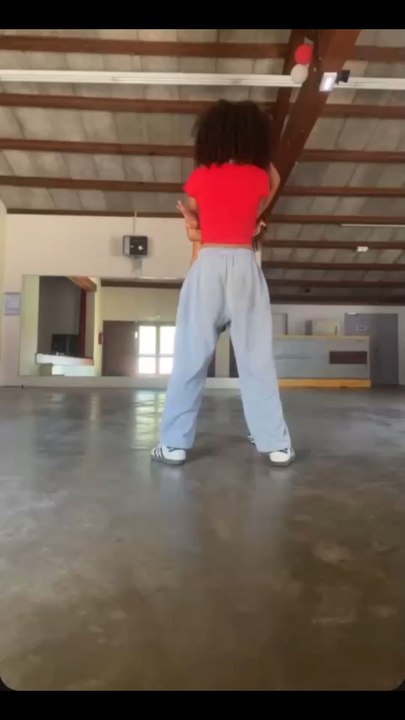 Lya et Clara dance