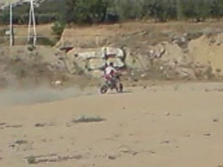 mika en dirt 2