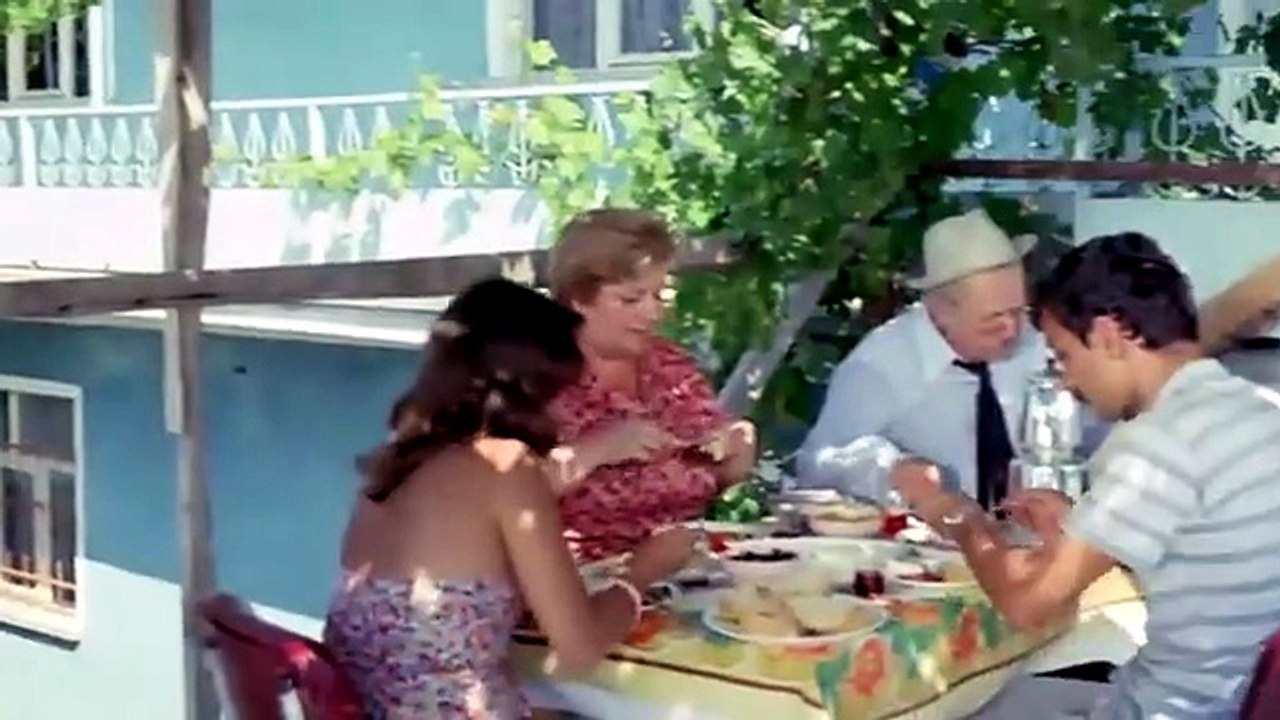 Mine Türk Filmi _D _ Türkan Şoray _ Cihan Ünal