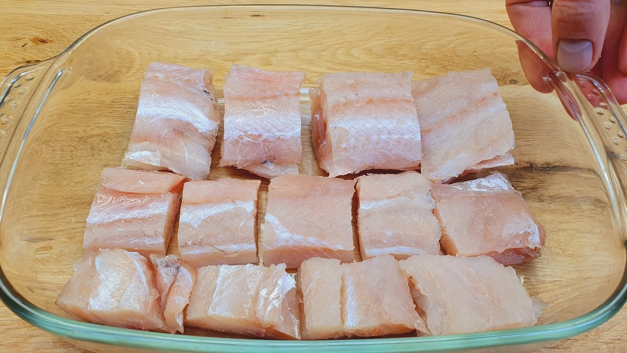 Köstliches Fischrezept das auf besondere Weise zubereitet wird. Die Familie wird begeistert sein