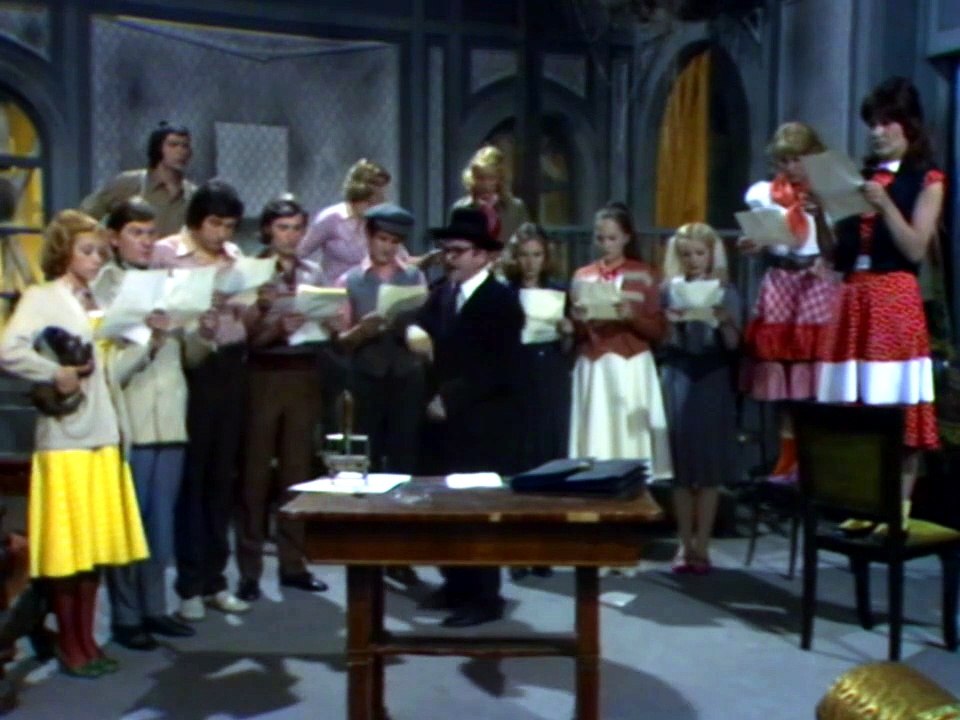 Bürokrata - Bodrogi Gyula - zenés kabaréjelenet (1975)