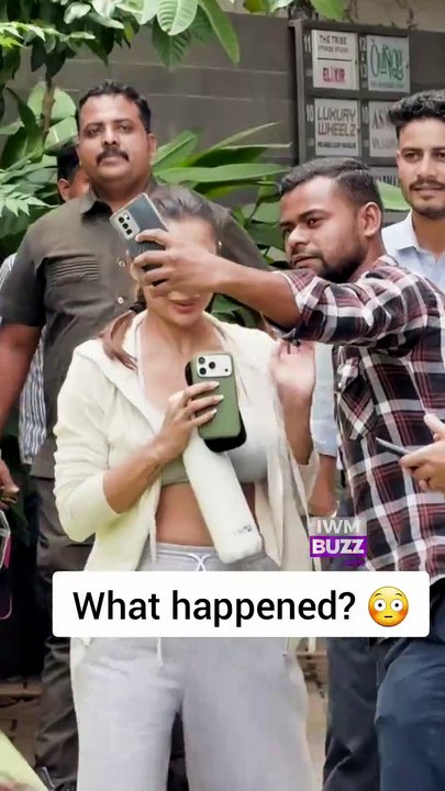 Malaika Arora with her son Arhaan Khan gets snapped in Bandra