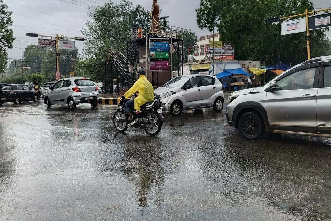 Alwar News: अलवर में बारिश, कई इलाकों में झमाझम...