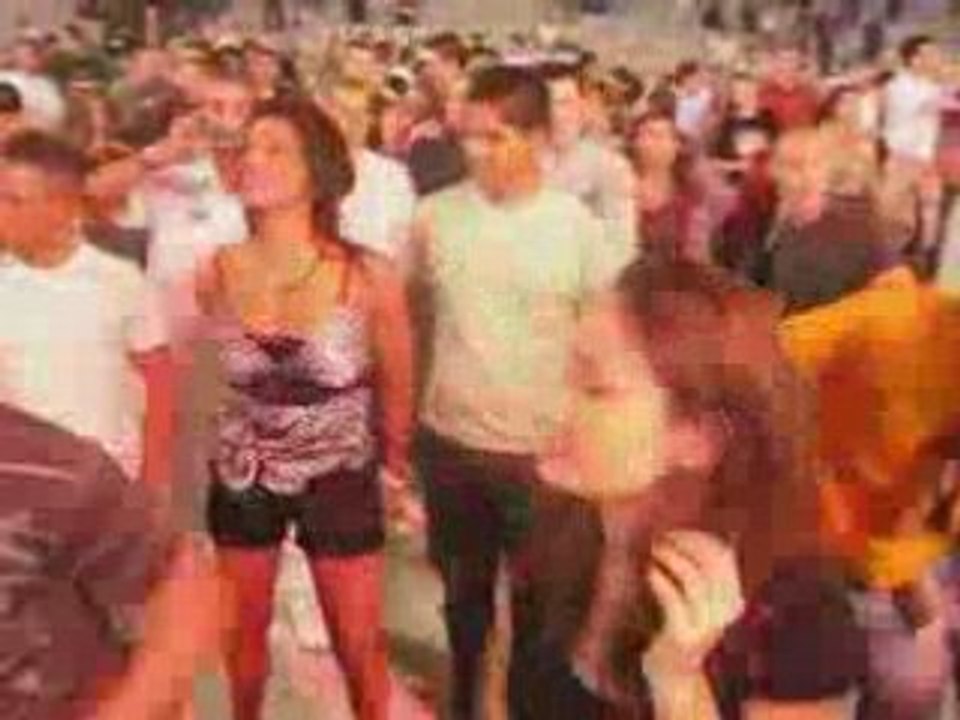 Carl_cox_entrance_set_stade_de_france_Cathy_Guetta