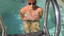Hannah Brooks essaie le « cold plunge » et réagit au froid