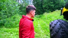 MONSTER TRUCK vs BOMBARDIRO KROKODILO! ¿A quién encontramos en el bosque?