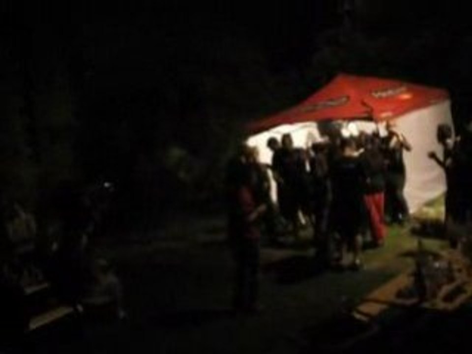 AKKROS @ Guinguette Party:Chute de Vahiné pr danser