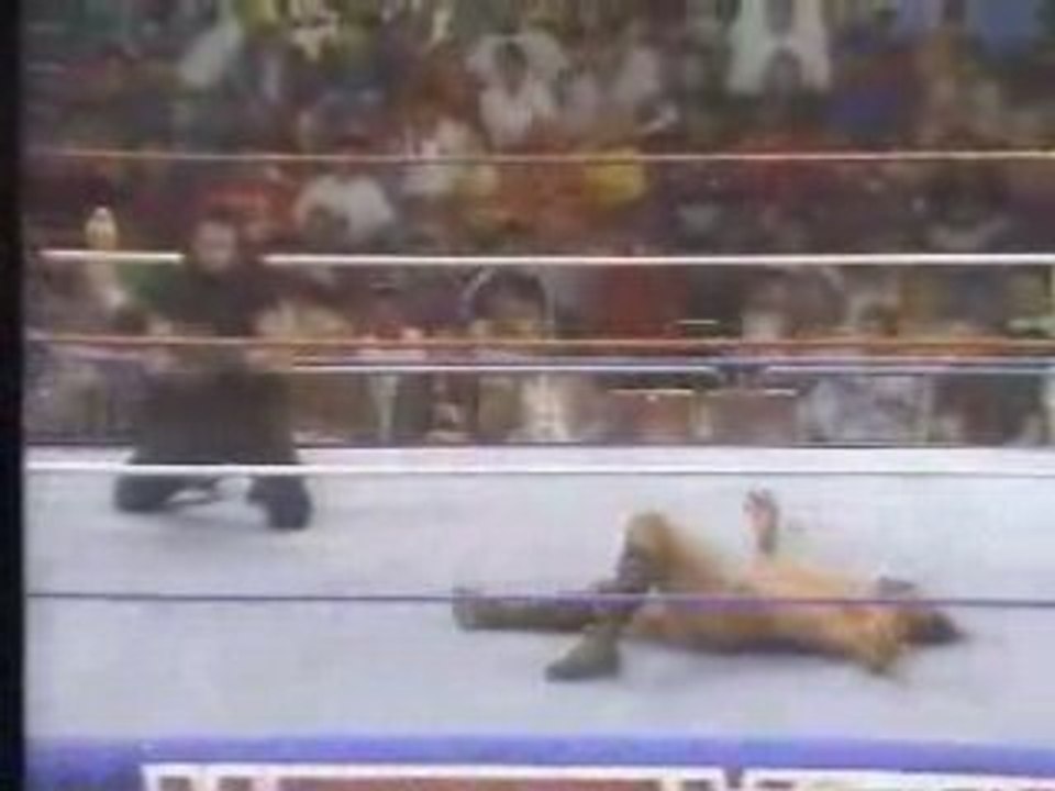 The Undertaker vs Jimmy Snuka (WrestleMania Debut)