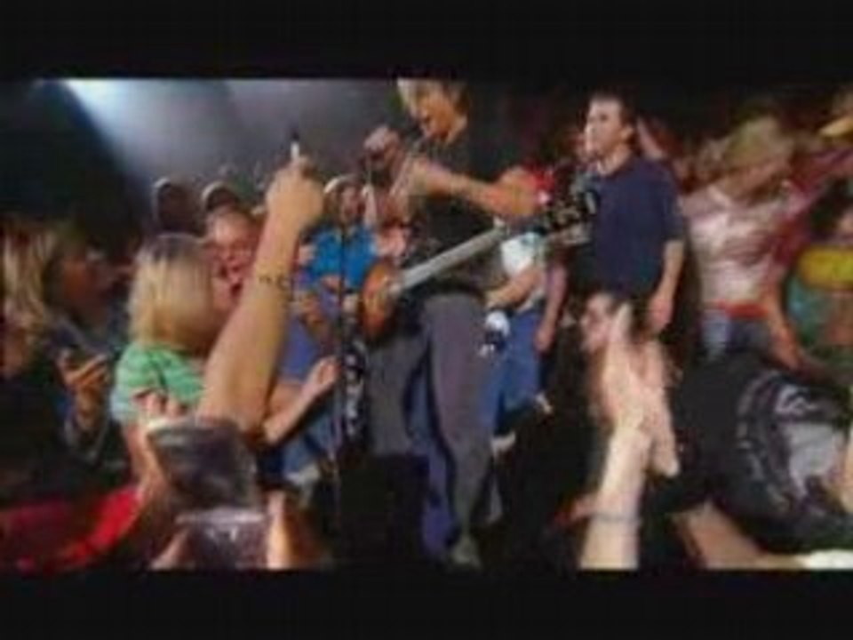 Keith Urban - You Look Good In My Shirt (Live)
