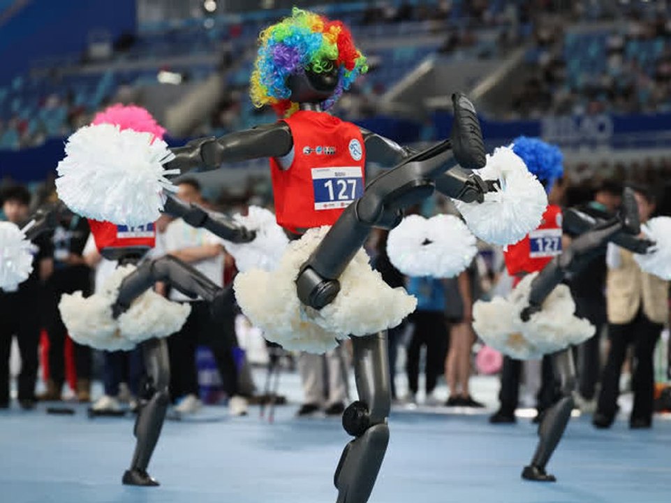 Von Fußball bis Cheerleading: Roboter treten bei WM gegeneinander an