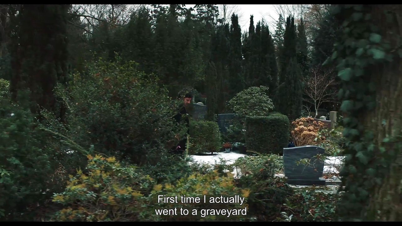 I plant my Hand in the garden (Clip HD)