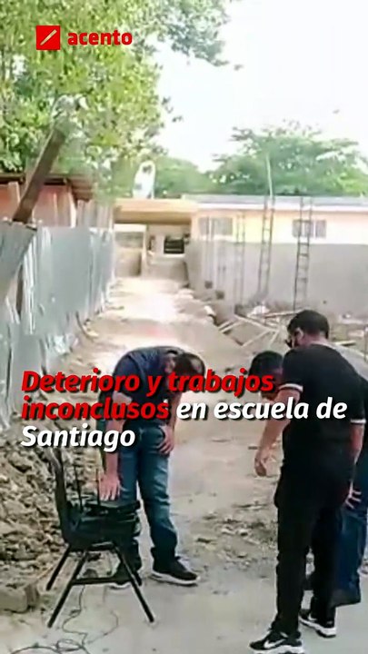 Deterioro y trabajos inconclusos en escuela de Santiago