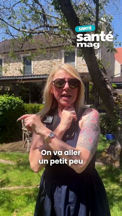 Elle parle avec un laryngophone