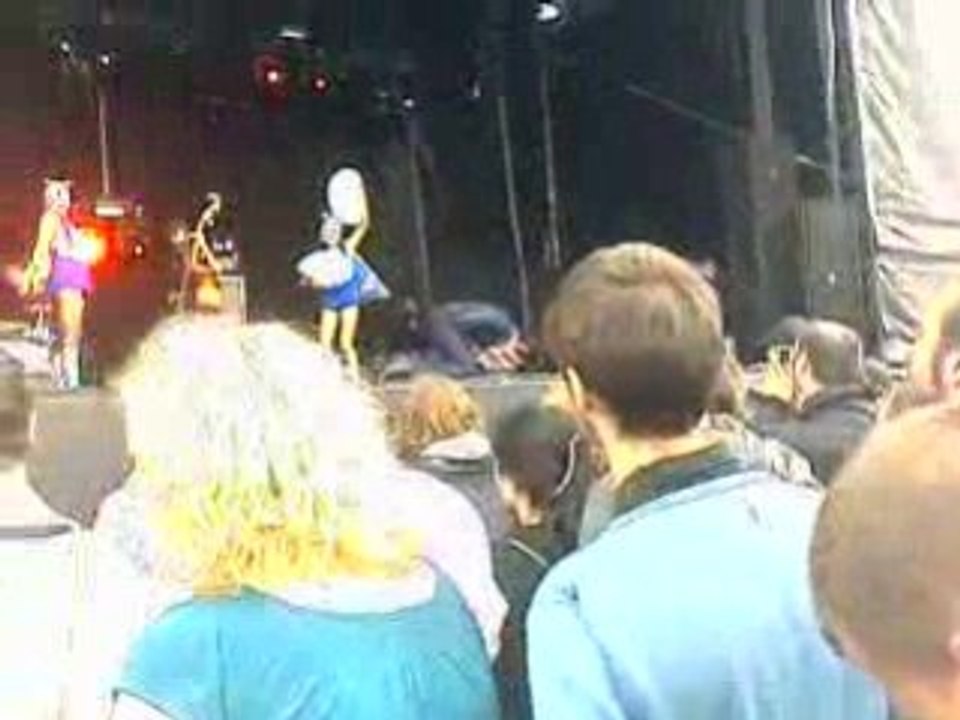 Dour 08 - Heavy Trash - 10 - You can't win