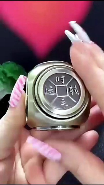 Four-Sided Rotating Gyroscope Decompression Dice