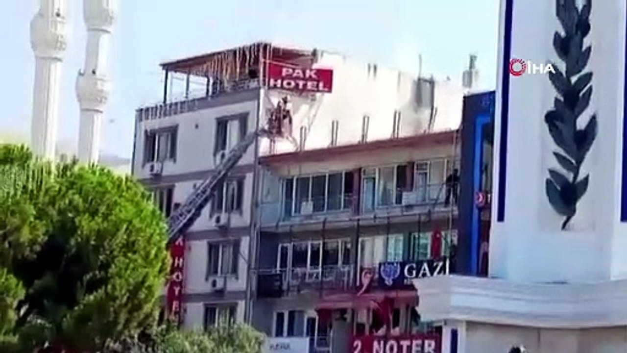 Gemlik’de pasajın çatısında yangın paniği