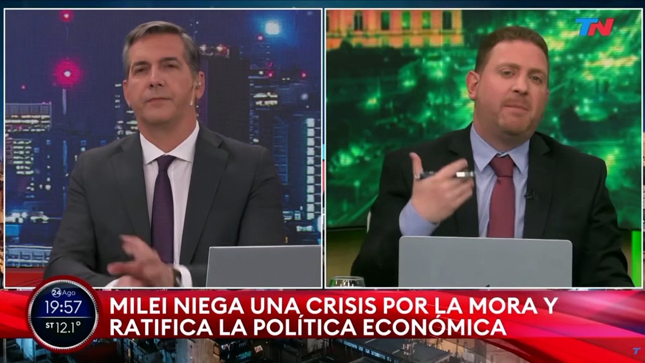 Pase entre Joni Viale y Franco Mercuriali