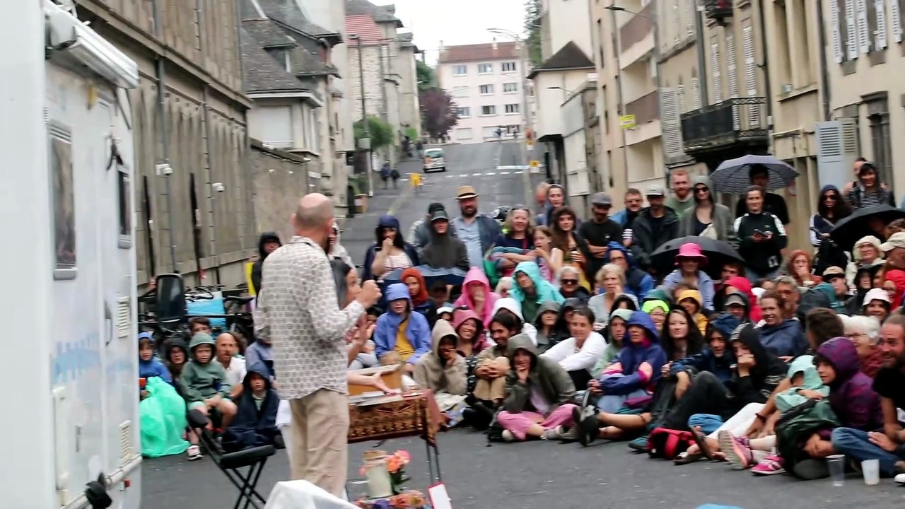 Trois petit tours et puits sans fond Cie Carnage Production