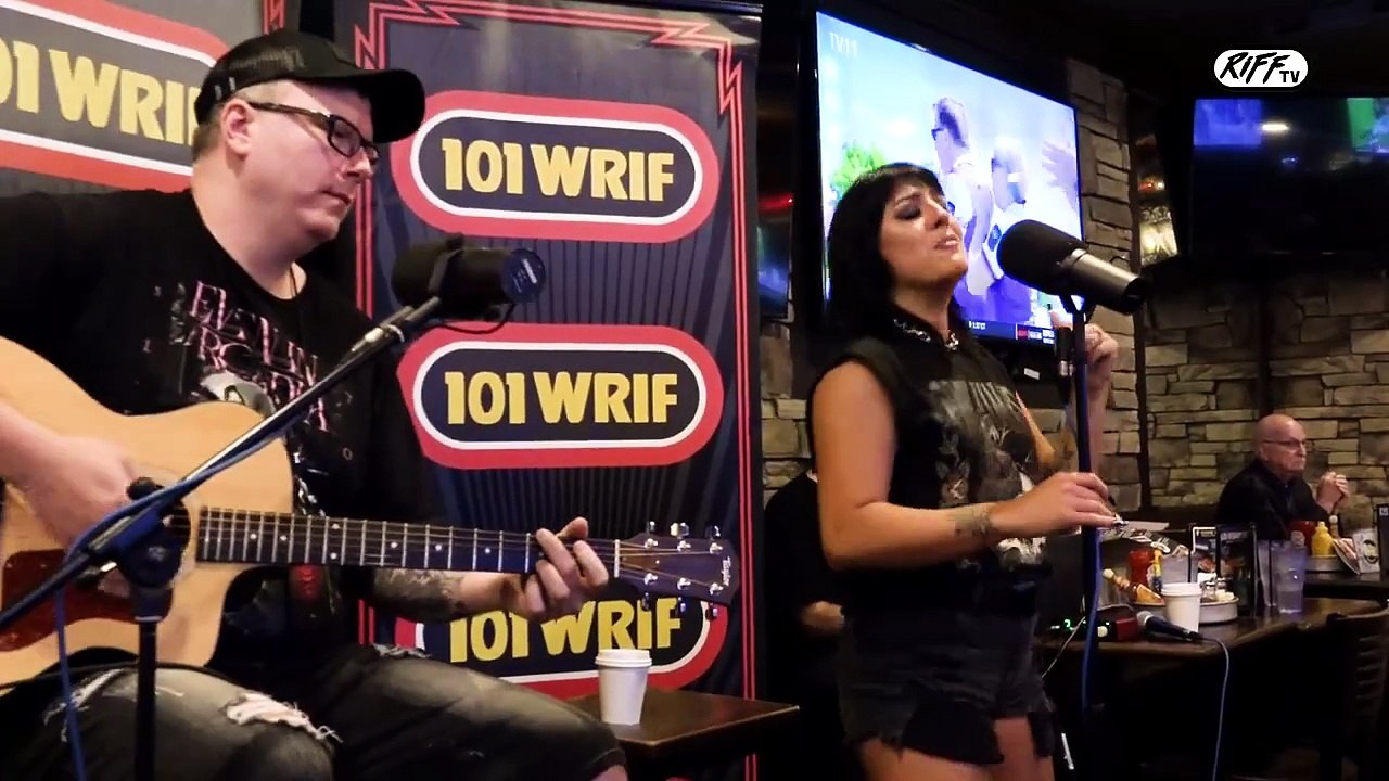Eva Under Fire - "Blow" (Acoustic) | Riff Sessions