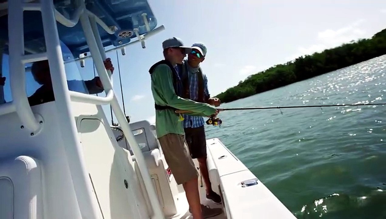 Honda's NEW V8 Outboard: The Flagship BF350 Delivers Premium Power & Unrivaled Performance!