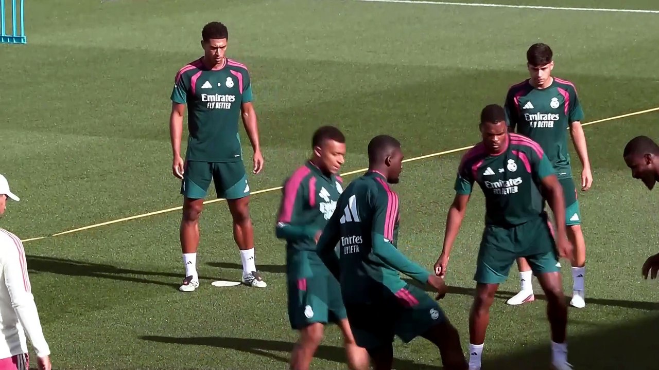 Último entrenamiento del Real Madrid antes de recibir a la Real Sociedad