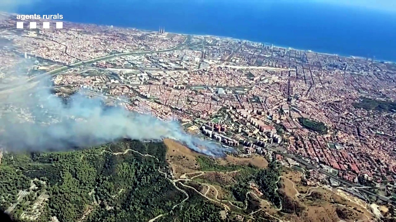 Protección Civil ordena el confinamiento de dos barrios de Barcelona por un incendio en Collserola