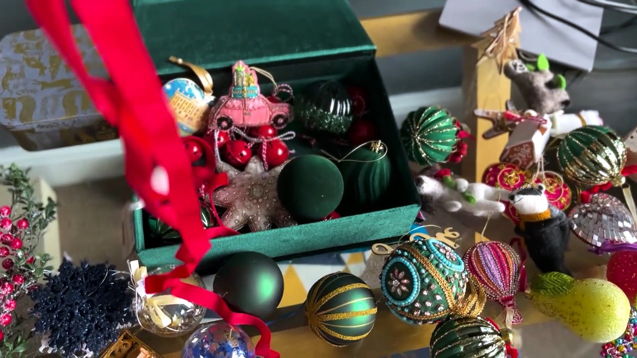 🦋ASMR Decorating the Tree 🎄 Festive